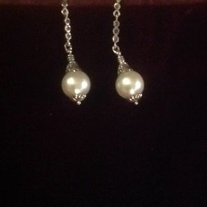 Sterling silver pearl earring